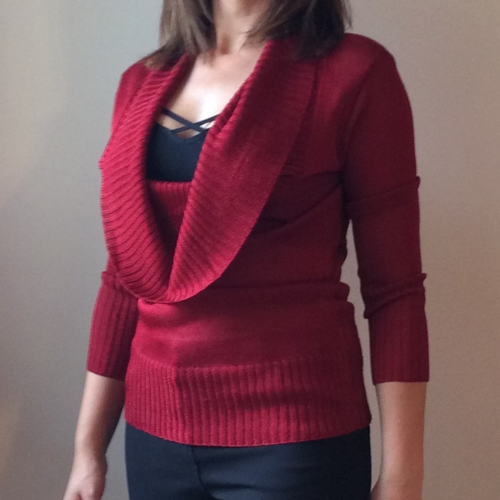 Red sweater - Picture 2 of 3
